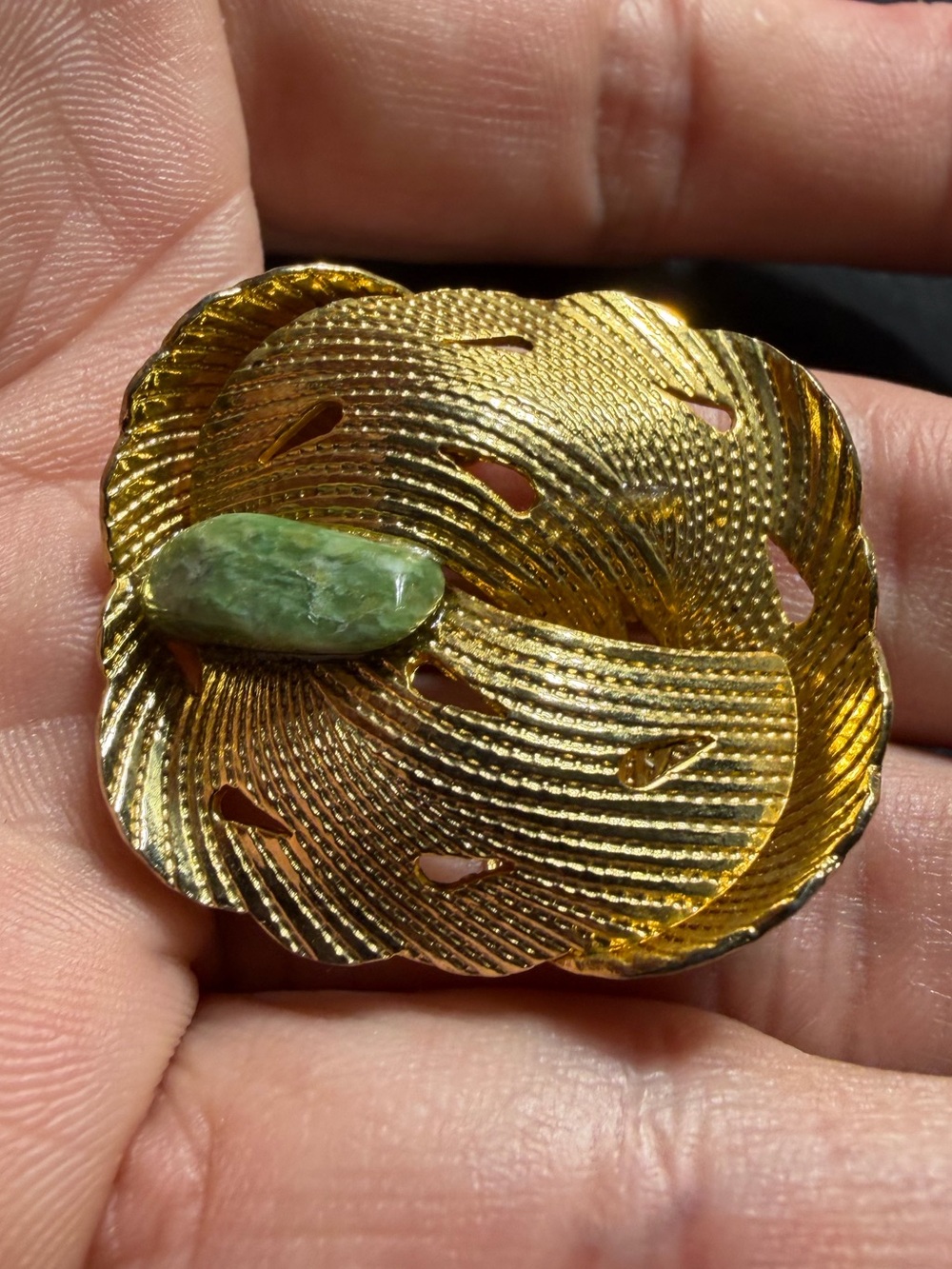 Vintage Genuine Jade Stone Gold Tone Textured Brooch Pin